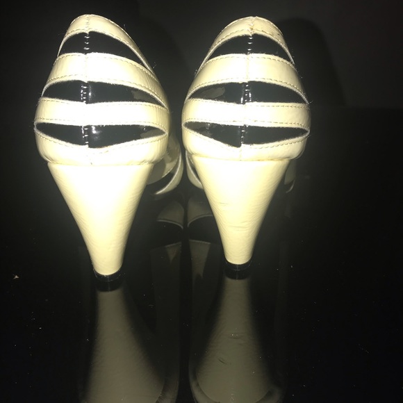 Heels - Picture 2 of 4